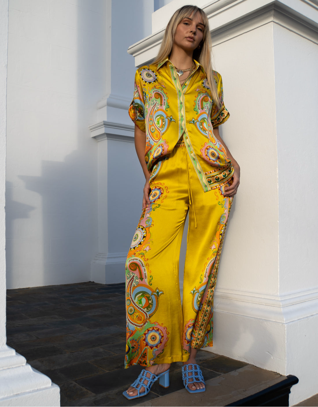 Unique Golden Swirls Outfit Set
